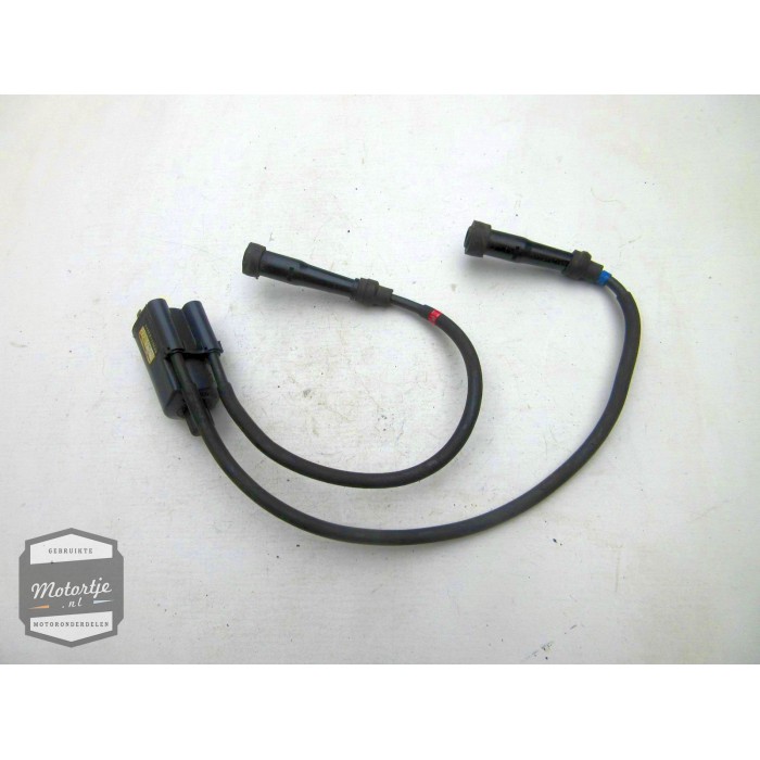 Suzuki GSX600F bobine 2 & 3 / ontsteking spoel Suzuki GSX600F bobine 2 & 3 / ontsteking spoel